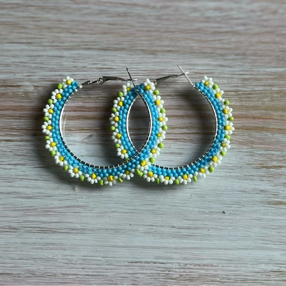 New - Summer Daises Beaded Hoop Earrings - 2 ” hoops - Picture 3 of 6